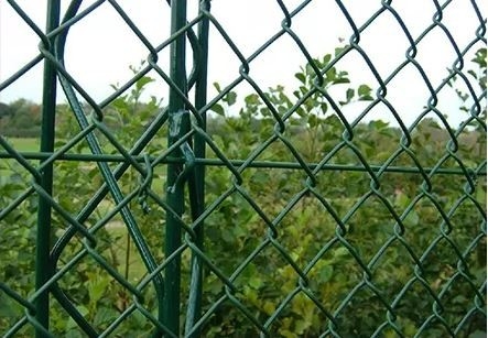 حصار مشبک 75 میلی متری با پوشش گالوانیزه پی وی سی گرم