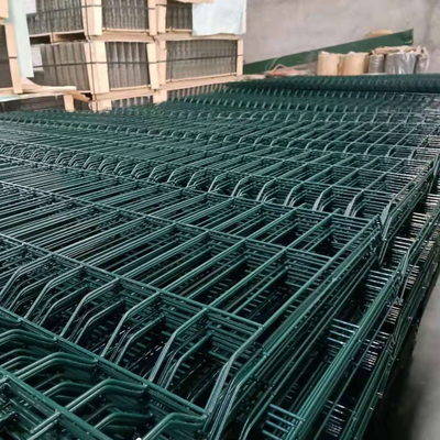 حصار مش سیم جوش داده شده 3.2 میلی متری مربع پست پانل پوشش دار پی وی سی منحنی 3 بعدی