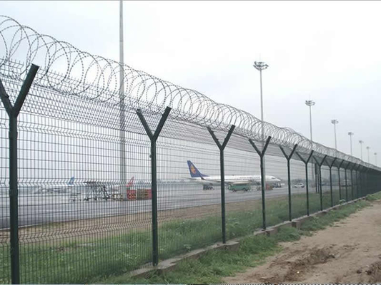 حصار مش سیم جوشی ضد خوردگی با روکش پی وی سی ارتفاع 2.5 متر برای فرودگاه