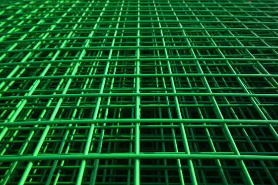 حصار سیم جوشی 1.3 میلی متری 1.5 میلی متری با روکش پی وی سی برای ضد پوسیدگی ساختمانی