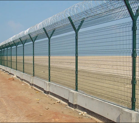 2.4 متر * 3 متر Y Post Anti Climb حصار امنیتی فرودگاه نرده مشبک روکش پی وی سی